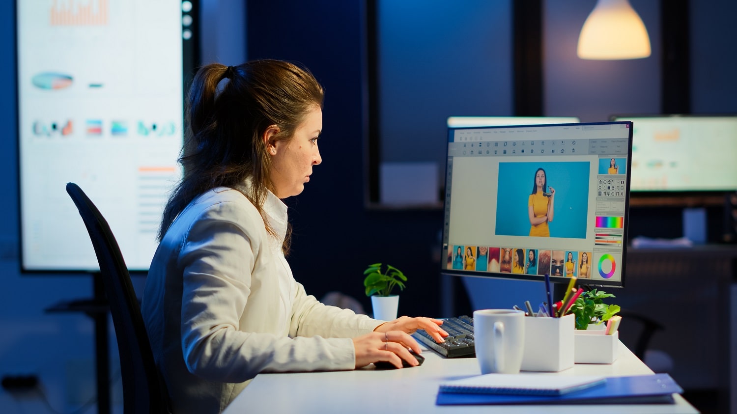 professional-photo-retoucher-working-on-project-in-2022-03-14-14-24-54-utc-min.jpg professional-photo-retoucher-working-on-project-in-2022-03-14-14-24-54-utc-min.jpg