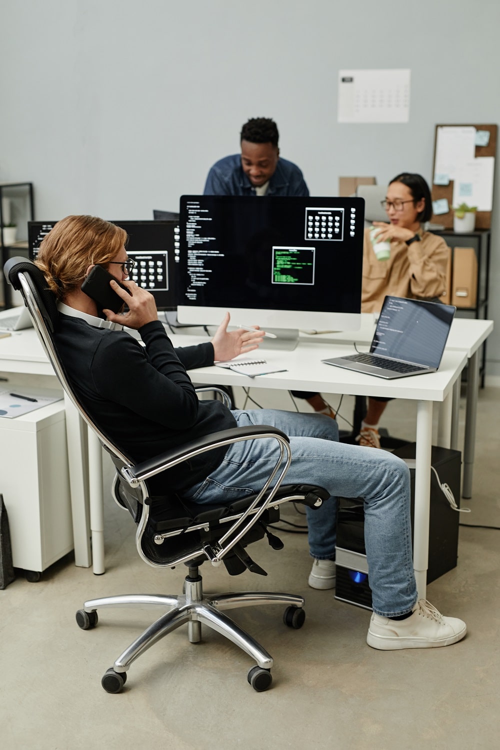 young-caucasian-male-programmer-calling-by-mobile-2022-02-10-05-19-28-utc-min.jpg young-caucasian-male-programmer-calling-by-mobile-2022-02-10-05-19-28-utc-min.jpg